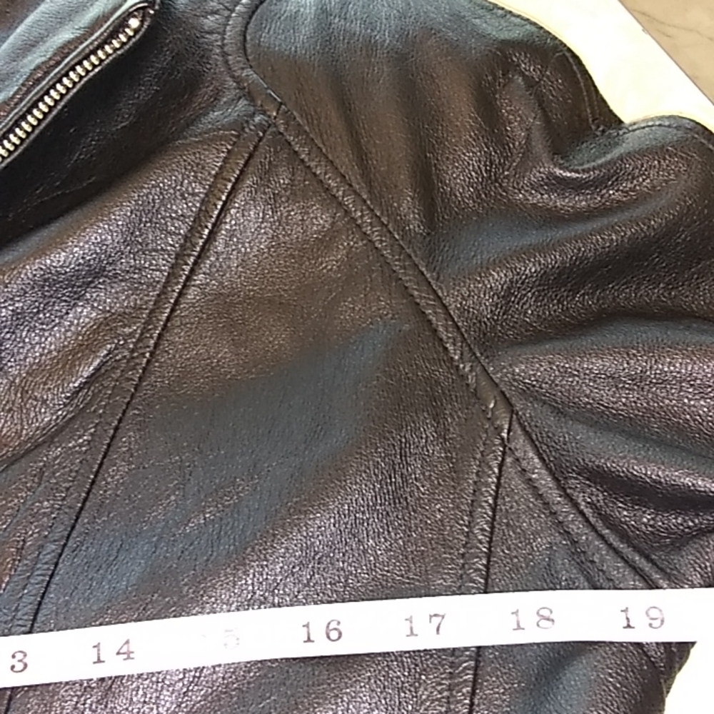 Wilsons leather coat. Thinsulate ultra. - Picture 15 of 16
